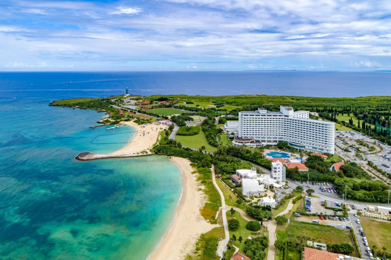 Royal Hotel Okinawa Zanpamisaki Йомитан Экстерьер фото