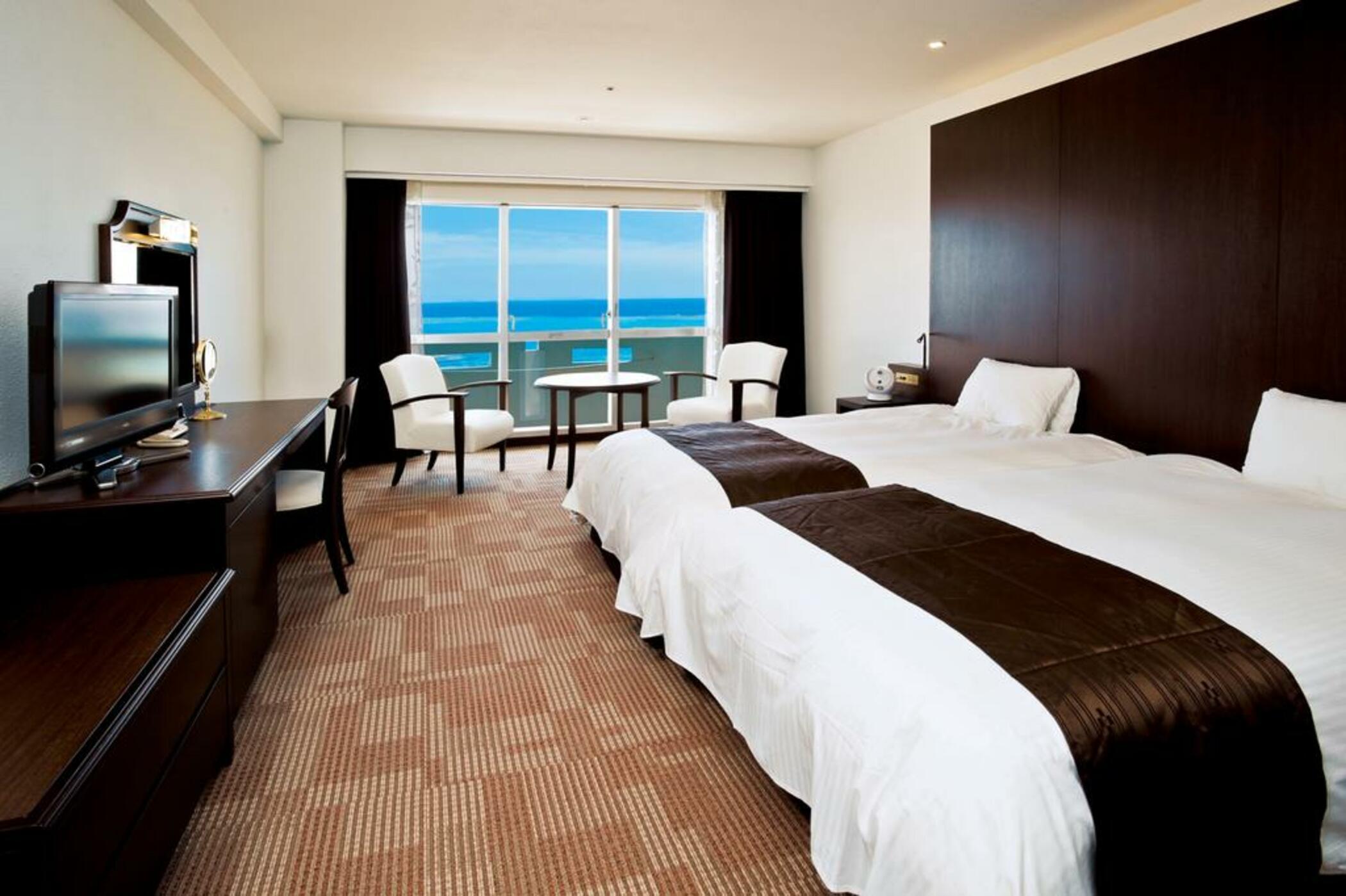 Royal Hotel Okinawa Zanpamisaki Йомитан Экстерьер фото