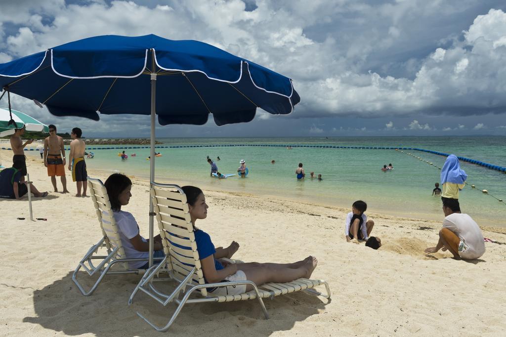 Royal Hotel Okinawa Zanpamisaki Йомитан Экстерьер фото